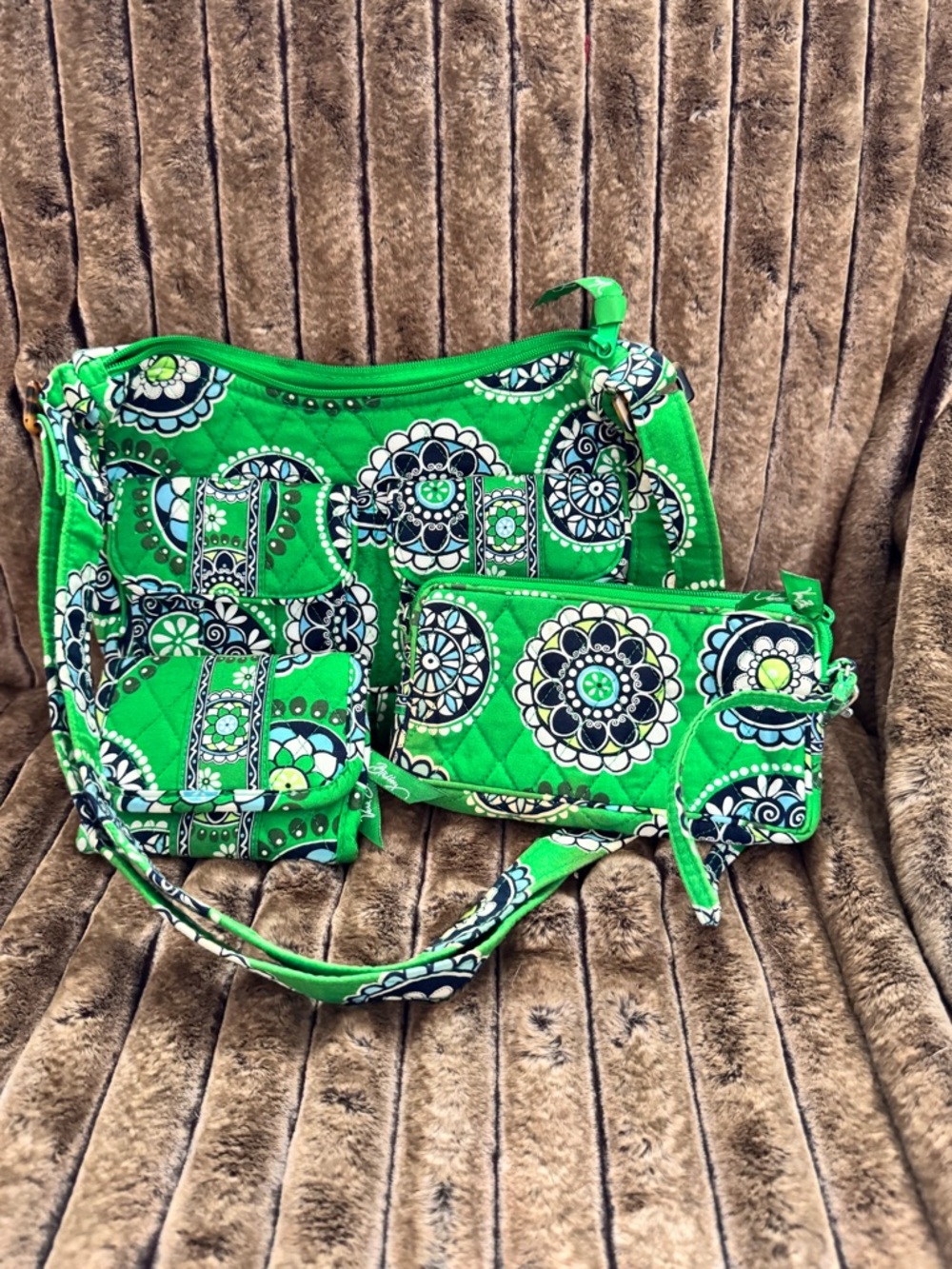 Vera Bradley Green Quilted Floral Crossbody & Wristlet Set cupcake medallion